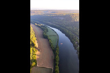 Vue aérienne de Moselle à Sexey-aux-Forges dans le département Meurthe et Moselle, France