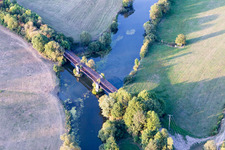 Vue aérienne de Pont sur la Meuse/La Meuse à Sauvigny dans le département Meuse, France