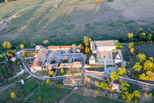 Photographie aérienne de Château de Montbras avec Hostellerie de L'Isle en Bray à Montbras à Champougny dans le département Meuse, France
