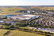 Vue aérienne de Fabricant de produits alimentaires - Site de l'usine Nestlé Waters Supply Est à Contrexéville à Contrexéville dans le département Vosges, France