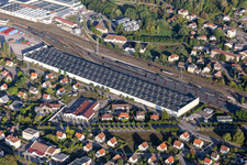 Vue aérienne de Site de l'usine de fabrication de produits alimentaires Nestlé Waters Supply Est à Vittel dans le département Vosges, France
