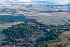 Vue aérienne de Basilique de Sion à Vaudémont dans le département Meurthe et Moselle, France