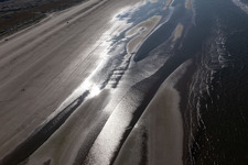Vue aérienne de Côte ouest à marée basse à Fanø dans le département Syddanmark, Danemark