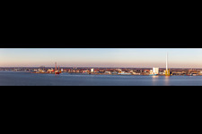 Vue aérienne de Panorama - Perspective des installations portuaires sur la côte de la mer du Nord à Esbjerg dans le département Syddanmark, Danemark