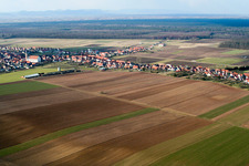 Vue d'oiseau de Schleithal dans le département Bas Rhin, France