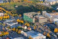 Vue aérienne de Locaux de l'entreprise MANN+HUMMEL avec halls, bâtiments d'entreprise et installations de production à le quartier Pflugfelden in Ludwigsburg dans le département Bade-Wurtemberg, Allemagne