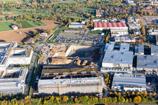Vue aérienne de Sites de l'entreprise Trumpf Laser et Systemtechnik avec halls, bâtiments d'entreprise et installations de production dans le quartier de Gerlingen-Schillerhöhe à Ditzingen dans le département Bade-Wurtemberg, Allemagne