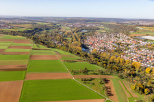 Vue aérienne de Quartier Neckarhausen in Nürtingen dans le département Bade-Wurtemberg, Allemagne