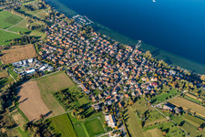 Vue aérienne de Zones riveraines du lac de Constance en Dingelsdorf à le quartier Dingelsdorf in Konstanz dans le département Bade-Wurtemberg, Allemagne