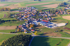 Vue aérienne de Vue du village depuis le sud avec Karl Schmid à le quartier Boll in Sauldorf dans le département Bade-Wurtemberg, Allemagne