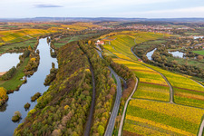 Vue aérienne de Hôtel Vogelsburg à le quartier Escherndorf in Volkach dans le département Bavière, Allemagne