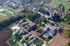 Vue aérienne de Abbaye de Münsterschwarzach à le quartier Stadtschwarzach in Schwarzach am Main dans le département Bavière, Allemagne