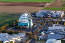 Vue aérienne de Zone commerciale de Mainfrankenpark et implantation d'entreprise avec Cineworld-Cineplex à le quartier Effeldorf in Dettelbach dans le département Bavière, Allemagne