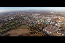 Vue aérienne de Locaux de l'entreprise von Duvenbeck Rastatt, POLYTEC INDUSTRIELACKIERUNGEN GmbH & Co.KG et TI Automotive Technology Center GmbH avec halls, bâtiments d'entreprise et installations de production à Rastatt dans le département Bade-Wurtemberg, Allemagne