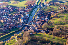 Vue aérienne de Pont Rench à le quartier Erlach in Renchen dans le département Bade-Wurtemberg, Allemagne