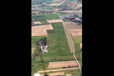 Vue aérienne de Aéroport Herten-Rheinfelden à le quartier Herten in Rheinfelden dans le département Bade-Wurtemberg, Allemagne