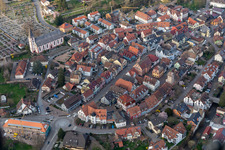 Photographie aérienne de Quartier de la vieille ville et centre-ville à Zell am Harmersbach dans le département Bade-Wurtemberg, Allemagne