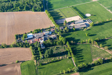 Vue aérienne de Ranch Palatin à Steinweiler dans le département Rhénanie-Palatinat, Allemagne