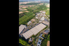 Vue aérienne de Zone industrielle de Horst à le quartier Minderslachen in Kandel dans le département Rhénanie-Palatinat, Allemagne