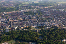 Vue d'oiseau de Quartier Innenstadt-West in Karlsruhe dans le département Bade-Wurtemberg, Allemagne