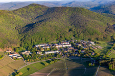 Vue aérienne de Clinique du Palatinat Landeck à Klingenmünster dans le département Rhénanie-Palatinat, Allemagne