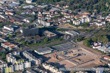 Vue aérienne de Chantier devant Deutsche Telekom à Neustadt an der Weinstraße dans le département Rhénanie-Palatinat, Allemagne