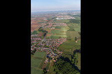 Quartier Ottersheim in Ottersheim bei Landau dans le département Rhénanie-Palatinat, Allemagne vu d'un drone