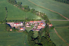 Vue aérienne de Neumühle à le quartier Offenbach in Offenbach an der Queich dans le département Rhénanie-Palatinat, Allemagne