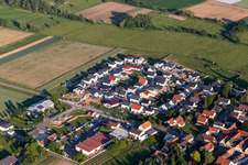 Altdorf dans le département Rhénanie-Palatinat, Allemagne depuis l'avion