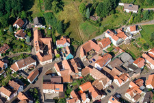 Vue aérienne de Waldstr à le quartier Gräfenhausen in Annweiler am Trifels dans le département Rhénanie-Palatinat, Allemagne
