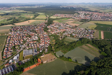 Vue d'oiseau de Kuhardt dans le département Rhénanie-Palatinat, Allemagne