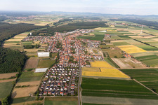 Hatzenbühl dans le département Rhénanie-Palatinat, Allemagne du point de vue du drone