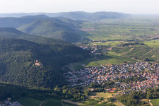 Image drone de Klingenmünster dans le département Rhénanie-Palatinat, Allemagne