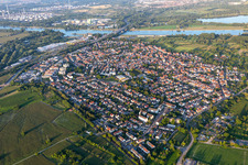 Quartier Maximiliansau in Wörth am Rhein dans le département Rhénanie-Palatinat, Allemagne hors des airs