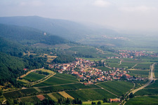 Gleisweiler dans le département Rhénanie-Palatinat, Allemagne depuis l'avion