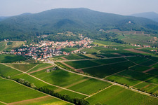 Image drone de Gleisweiler dans le département Rhénanie-Palatinat, Allemagne