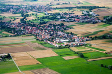 Vue aérienne de Du sud à le quartier Pfäffingen in Ammerbuch dans le département Bade-Wurtemberg, Allemagne
