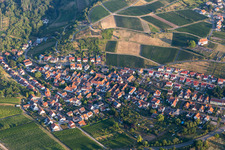 Vue d'oiseau de Quartier Gleiszellen in Gleiszellen-Gleishorbach dans le département Rhénanie-Palatinat, Allemagne