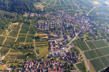 Vue aérienne de Du sud à le quartier Rechtenbach in Schweigen-Rechtenbach dans le département Rhénanie-Palatinat, Allemagne