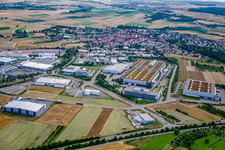Vue aérienne de Zone industrielle de Holzsteig à le quartier Gültstein in Herrenberg dans le département Bade-Wurtemberg, Allemagne