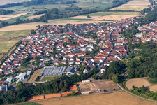 Vue d'oiseau de Kuhardt dans le département Rhénanie-Palatinat, Allemagne