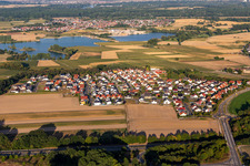 Quartier Hardtwald in Neupotz dans le département Rhénanie-Palatinat, Allemagne du point de vue du drone
