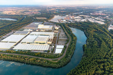Vue aérienne de Daimler GLC sur l'île Verte à Germersheim dans le département Rhénanie-Palatinat, Allemagne