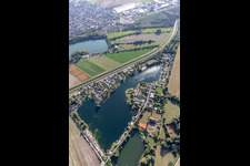 Vue aérienne de Lac Hohwiesensee à Ketsch dans le département Bade-Wurtemberg, Allemagne