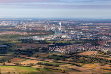 Vue aérienne de Rheinauhafen vu du sud à le quartier Rheinau in Mannheim dans le département Bade-Wurtemberg, Allemagne