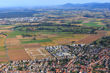 Vue oblique de Nouvelle zone de développement "Mitten im Feld" et Odenwaldstr à Heddesheim dans le département Bade-Wurtemberg, Allemagne
