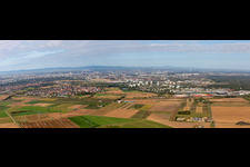 Vue aérienne de Et Feudenheim de l'Est à le quartier Wallstadt in Mannheim dans le département Bade-Wurtemberg, Allemagne