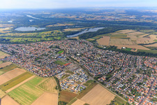 Vue aérienne de Nouvelle zone de développement Am Biegen à le quartier Hochstetten in Linkenheim-Hochstetten dans le département Bade-Wurtemberg, Allemagne