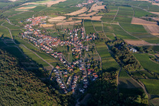 Quartier Pleisweiler in Pleisweiler-Oberhofen dans le département Rhénanie-Palatinat, Allemagne vue d'en haut