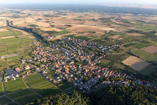 Oberotterbach dans le département Rhénanie-Palatinat, Allemagne vue d'en haut